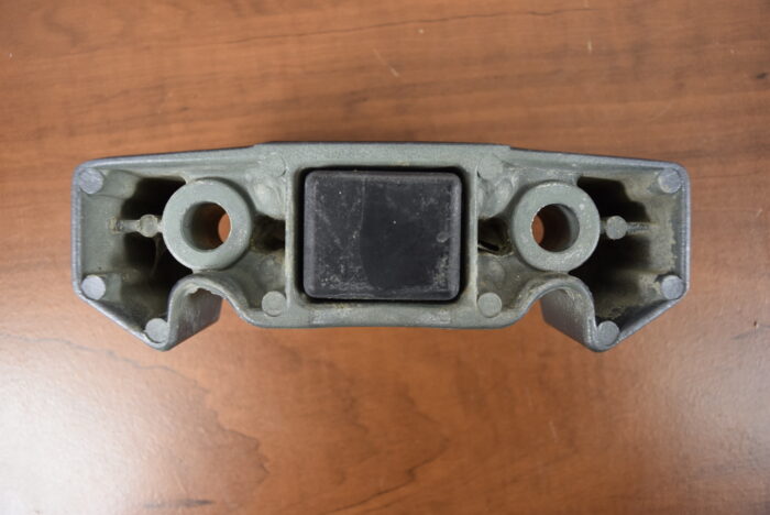 676-44552-00-4D 676-44552-01-4D Yamaha  Lower Mount Rubber Housing 40 HP - Image 3