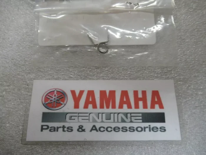 Yamaha Engine Outboard  Parts Clip 90467-06016 - Image 3