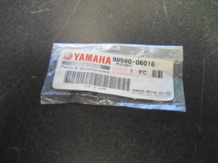 YAMAHA OUTBOARD PAN HEAD SCREW P/N# 98580-06016-00 - Image 2