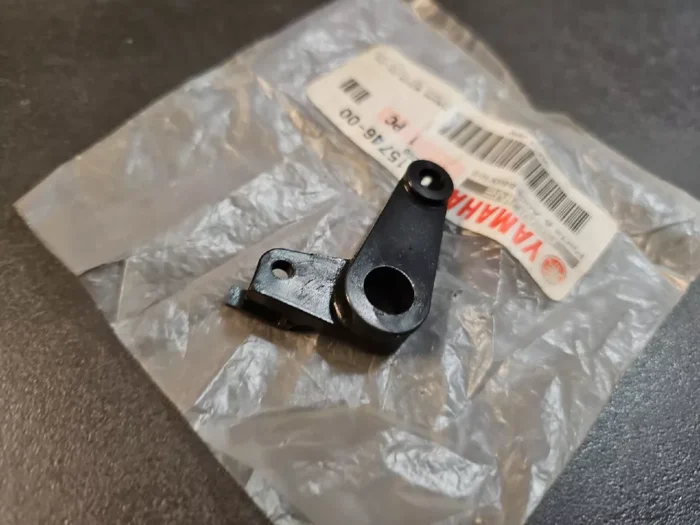 NEW YAMAHA ARM PART# 676-15746-00 - Image 3
