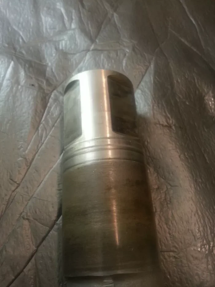 Yamaha 676-42521-00-94 midsection Steering Pivot Shaft Housing 40 HP Outboard - Image 3